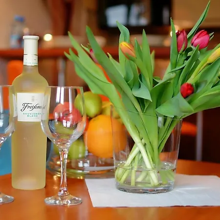 W By Onholidaypl, Kolobrzeg, Ul Kosciuszki 16